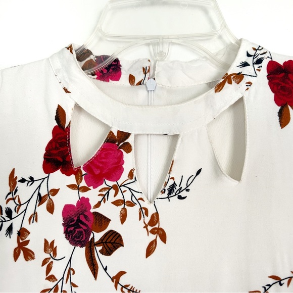 Lovely Floral Sundress White with Red Roses Cutout Neckline Tie Back Flowers Zip - Picture 3 of 13